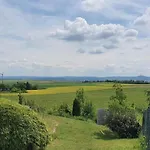 Uitzicht Op De Pellenz 度假居 *